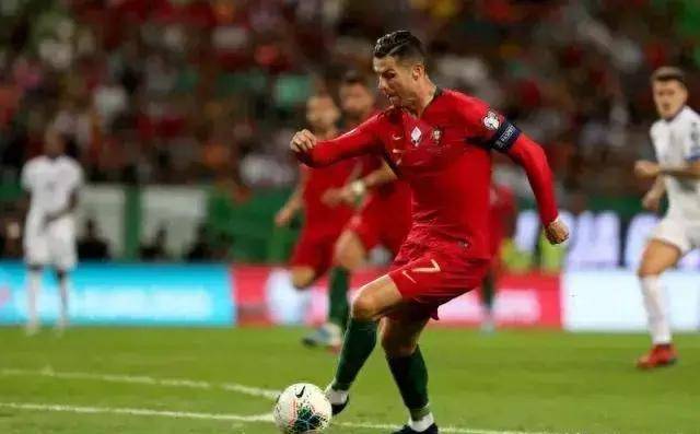 华体会官网C罗连续十场比赛得分超过最后时刻胜出，SKT不断突破！(c罗的比赛经典视频)