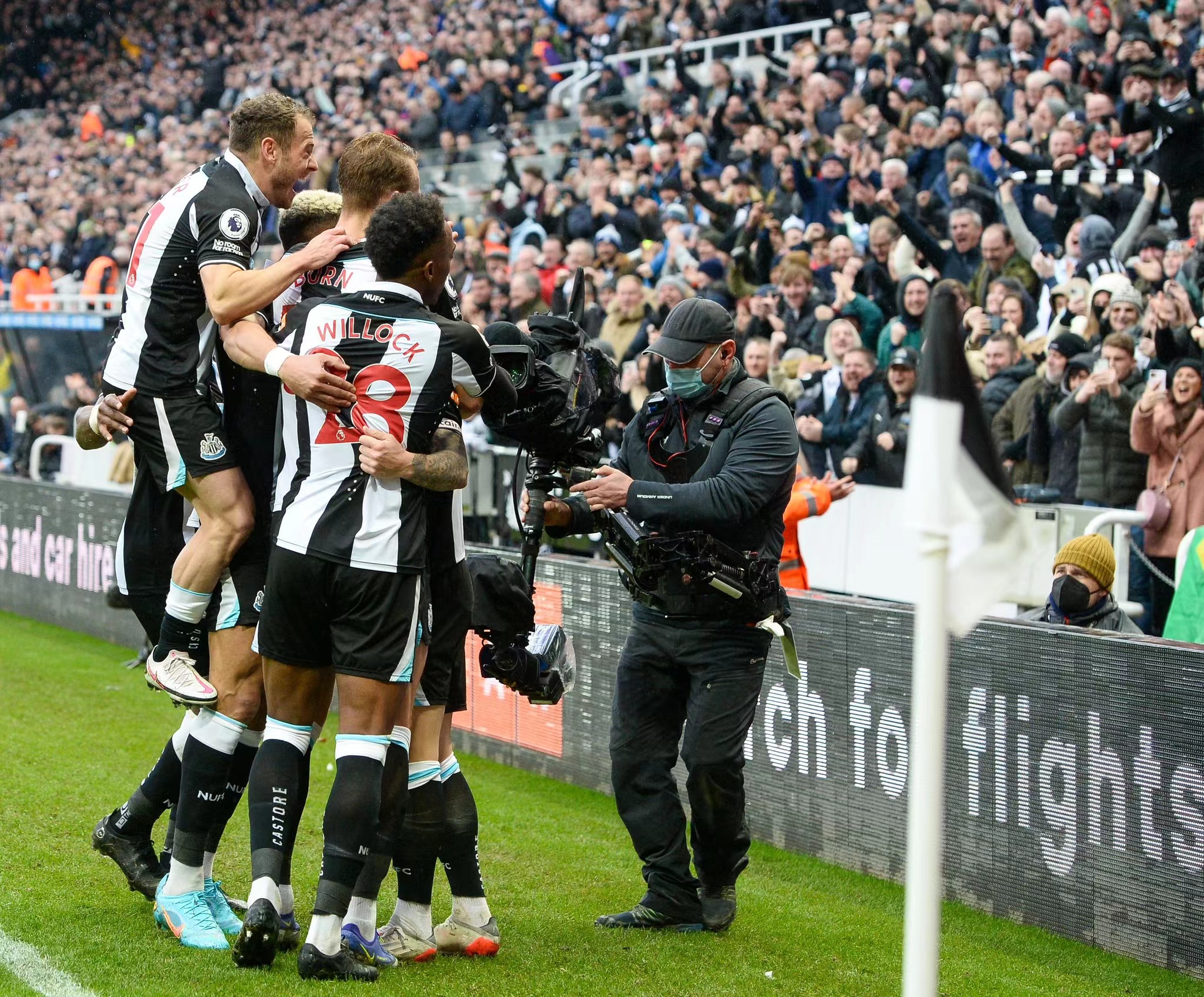 华体会正版下载包含上海久事内部会议纪要流出——国际比赛日豪取连胜，欧冠使命明确，数据趋势出现新变化的词条